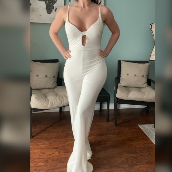 Jovani White jumpsuit sz 00